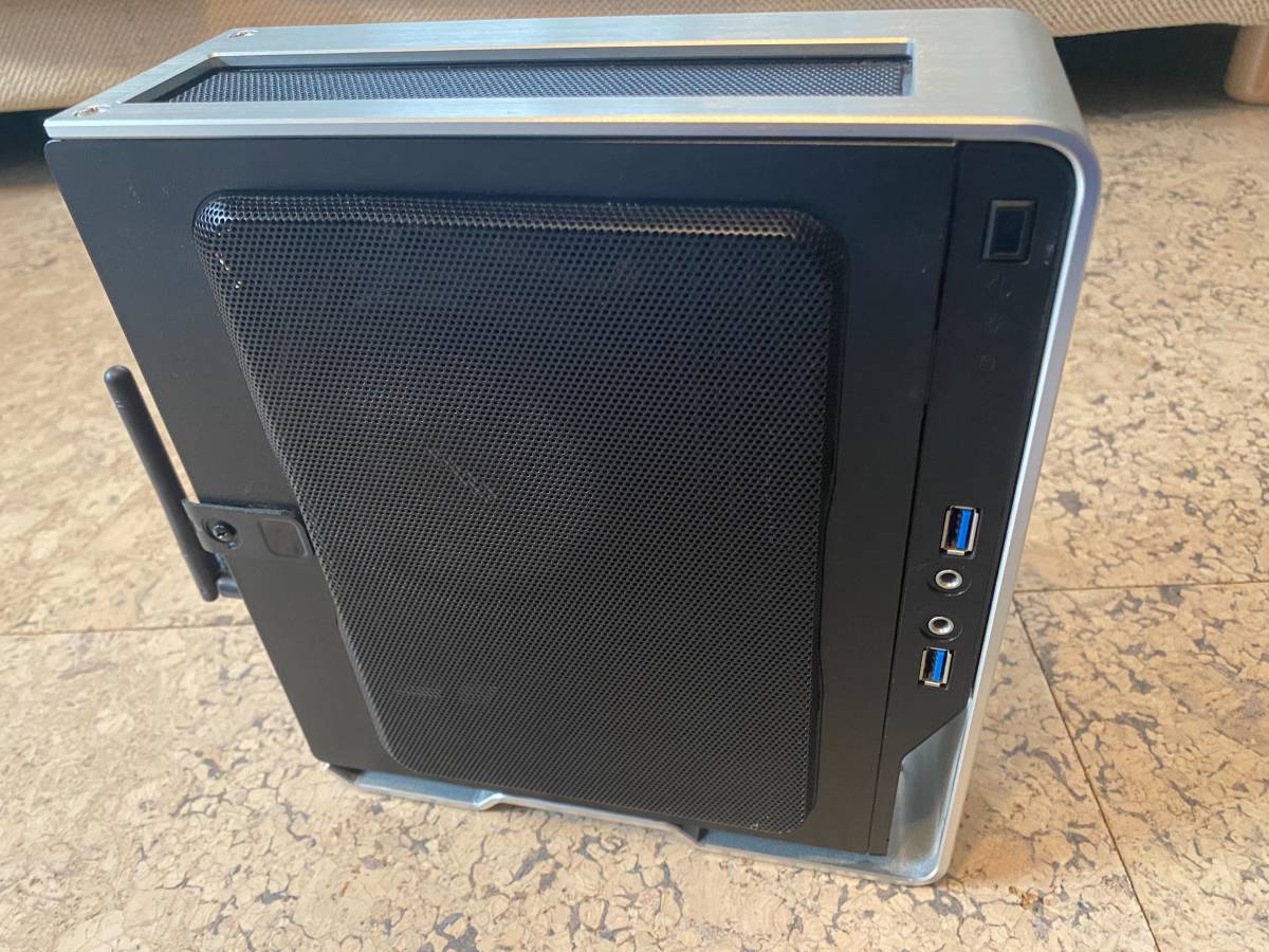 自作小型PC AMD Ryzen 3 3200G / メモリ16GB / Asrock Fatal1ty B450