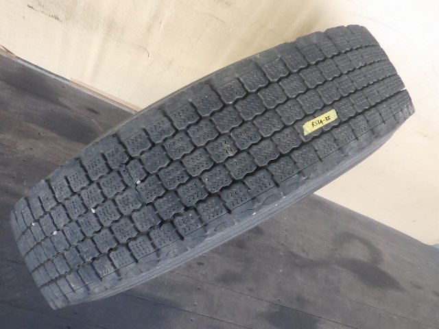 r534-35 ☆ 中古 スタッドレスタイヤ 11R22.5 ブリヂストン 1-0