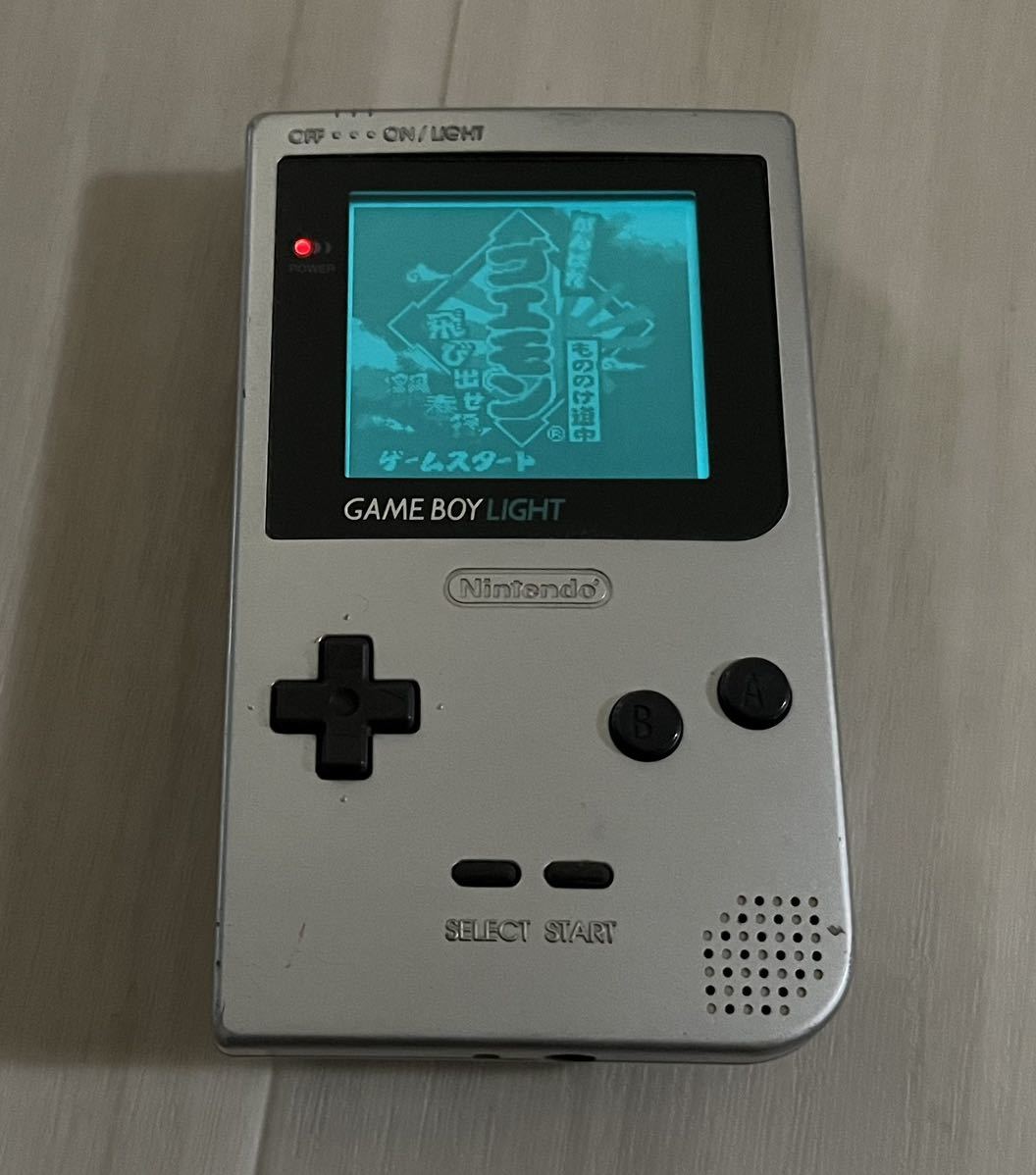 任天堂 NINTENDO ゲームボーイライト GAME BOY LIGHT シルバー 本体