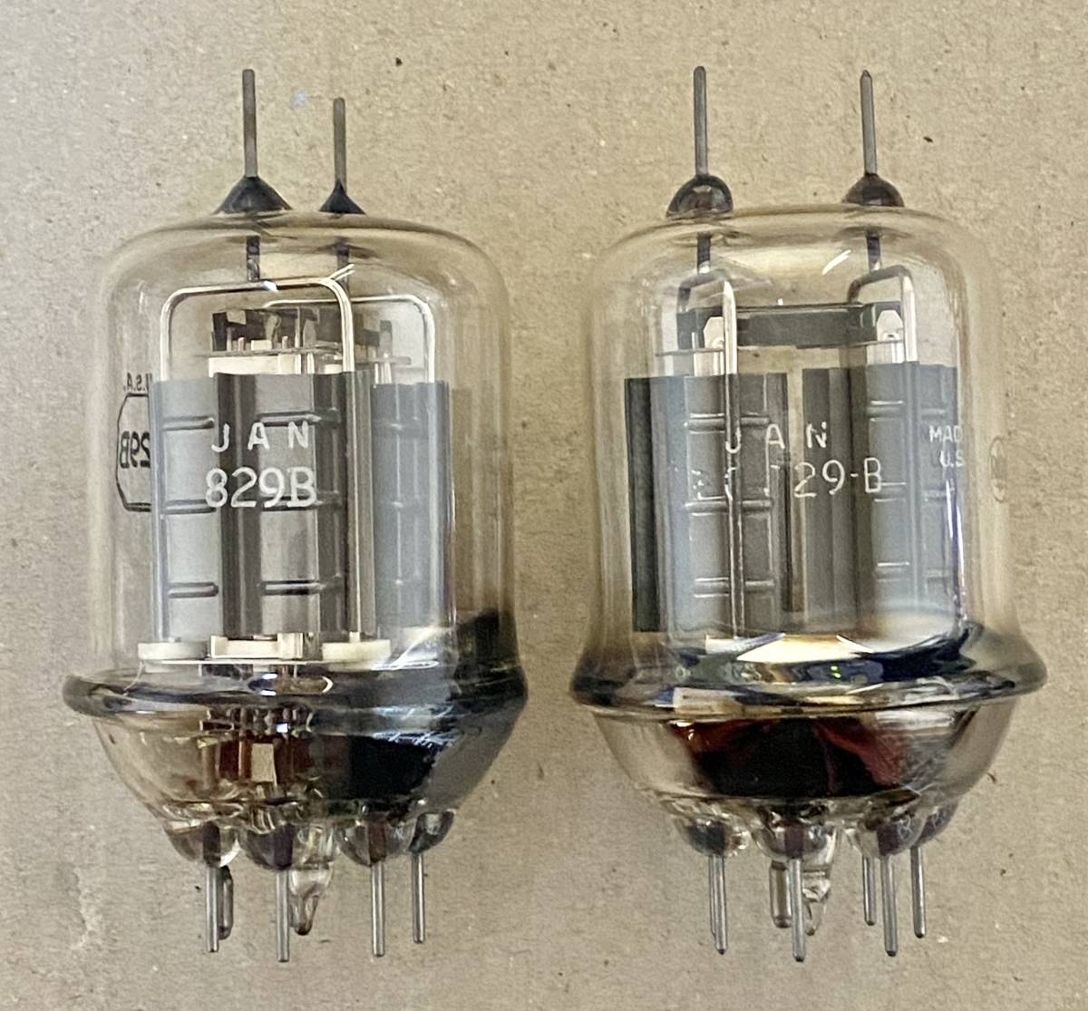 ■USED36656■ RCA 829B　２セット