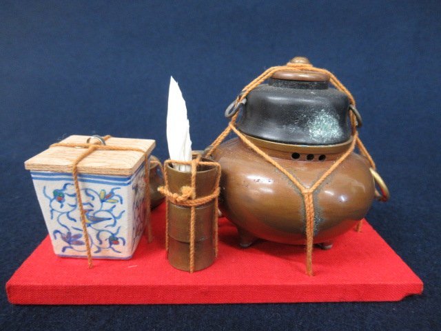 鉄器 燗炉 六角燭台 茶道具 工芸品 置物 HOT，本物保証】 K7348「ミニチュア 茶道具」台子 大正期 雛道具 炭