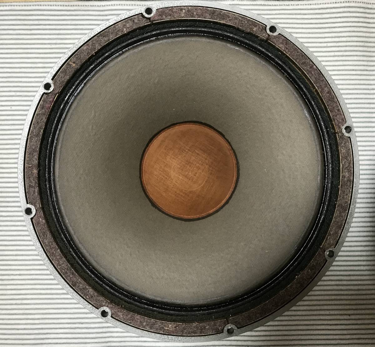 TANNOY Monitor RED 飴色キャップ　