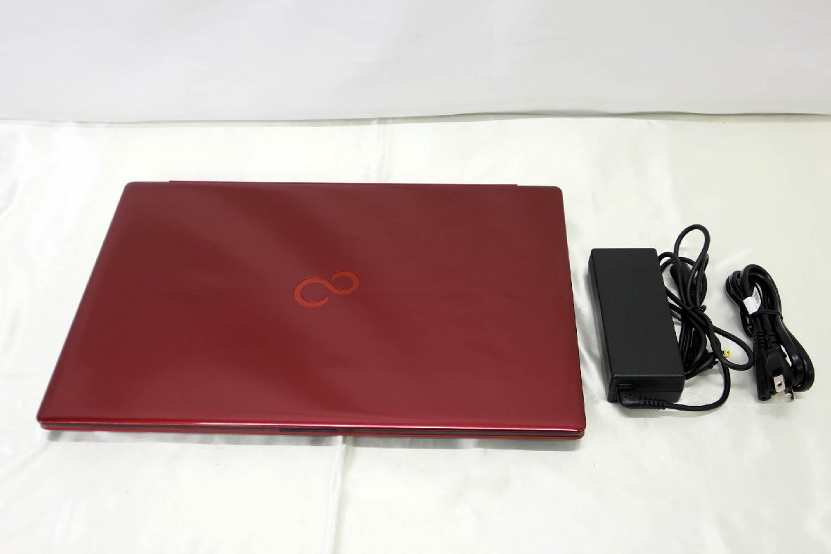 中古品＞FUJITSU ノートPC FMVA53D3R Core i7-8565U 8GB 256GB 