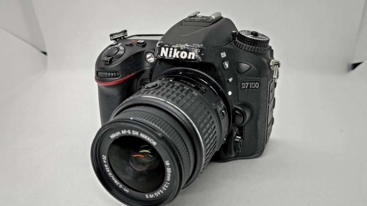 NikonD7100一眼レフカメラとAF-S DX NIKKOR 18-55mm