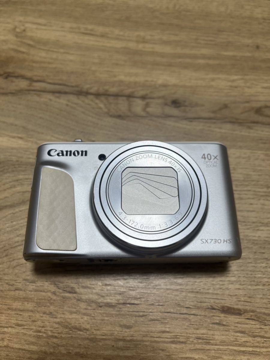 デジタルカメラ RICOHオレンジ ジャンク コンパクト本体のみ カメラ