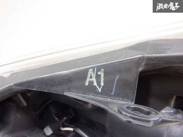 トヨタ純正 ZVW40W ZVW41W プリウスα 後期 ハロゲン ヘッドライト ヘッドランプ 右 右側 運転席側 KOITO 47-64 棚2L21 純正 後期 プリウスα プリウスα型式：DAA-ZVW41W（トヨタ）のクルマカタログ｜中古車の ルーフスポイラー LEDビーム