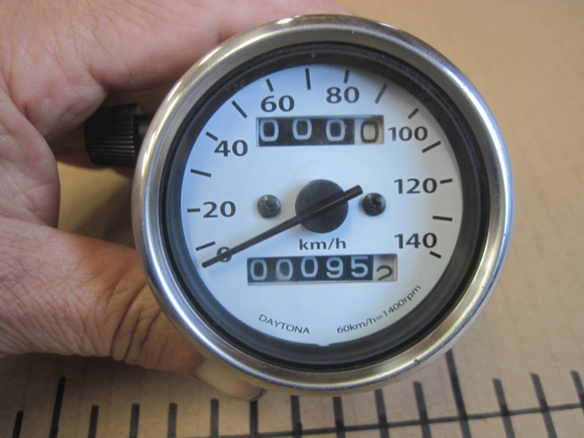 デイトナ製 機械式140キロ スピードメーター 60Φ クローム/ホワイトパネル　ミニカフェレーサー等に