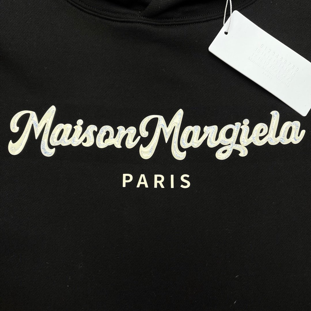 格安，人気 Maison Margiela マルタンマルジェラ　パーカ　フード付き　胸元ロゴ　コットン　M-3XL　サイズ選択可能　MM6　2701