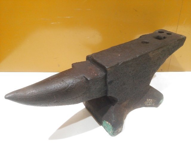 【1円スタート！】角付き アンビル 金床 加工台 作業台【全長530mm / 幅100mm / 自重43.3kg】工作機械 金属加工 A9791