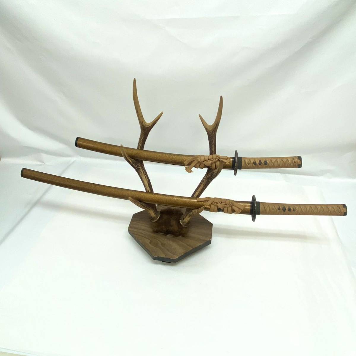 武具 模造刀 日本刀 全長約103/68cm 刃長約73/48cm 2本 刀掛け 鹿角 刀 
