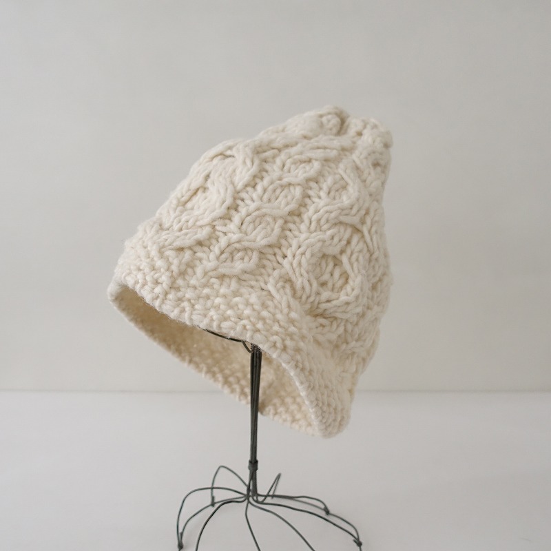 //【2022/AW】ネストローブ nest Robe *ペルーハンドニット ケーブル編みビーニー*Fニット帽子オフホワイト(ha33-2312-336)【32L32a】