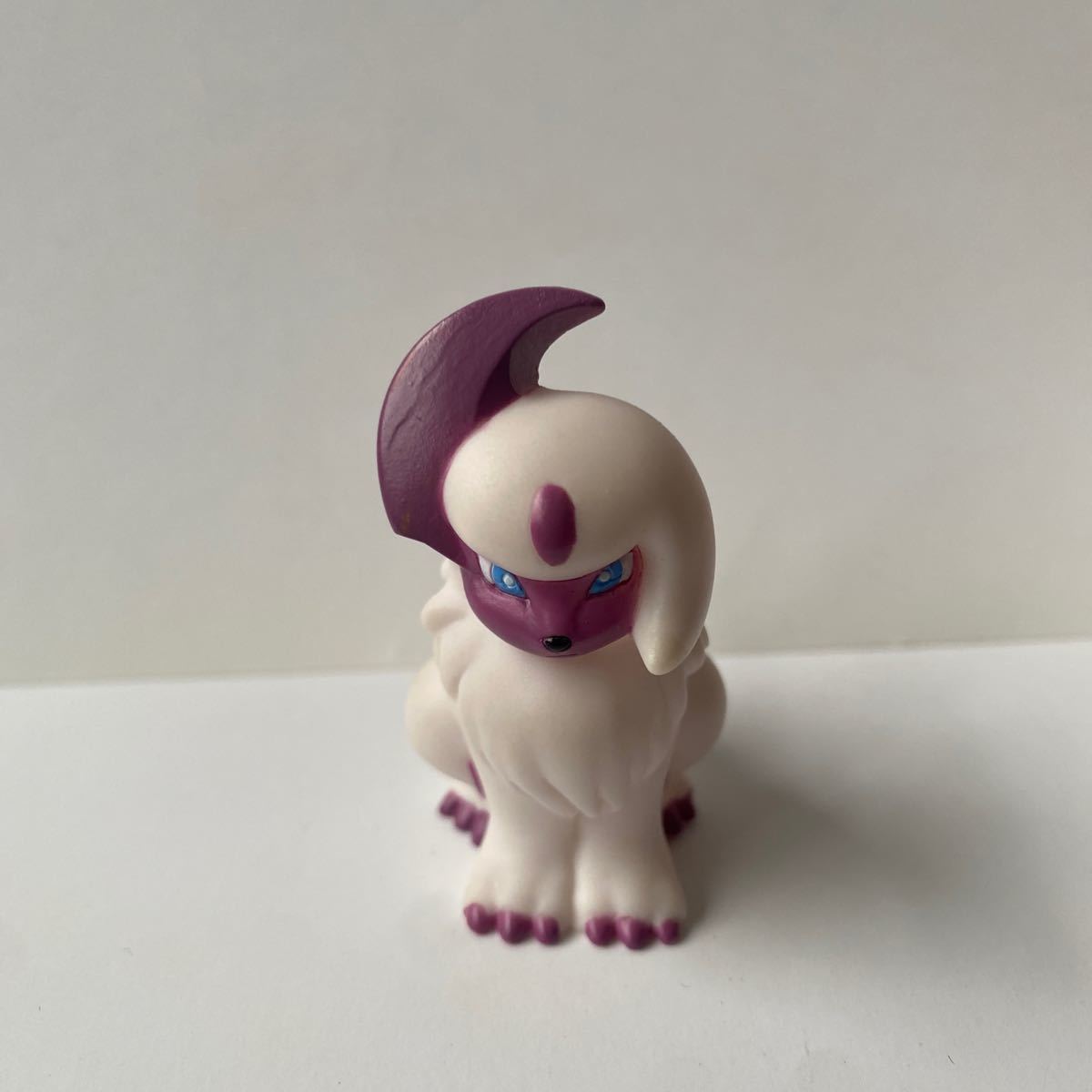 ポケモンキッズ☆アブソル 色違い 指人形 ソフビ 色ちがい 