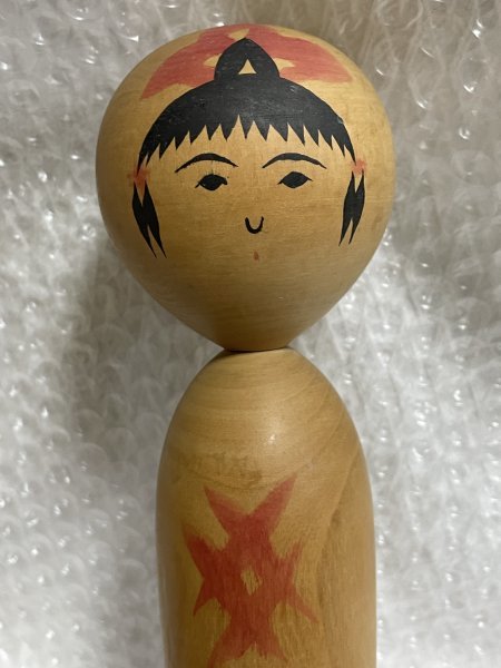 八丈流人こけし　民芸品　希少 希少 □ こけし □ 鳴子系 河村守 高さ 約24.5cm □ 50.4の書入れあり
