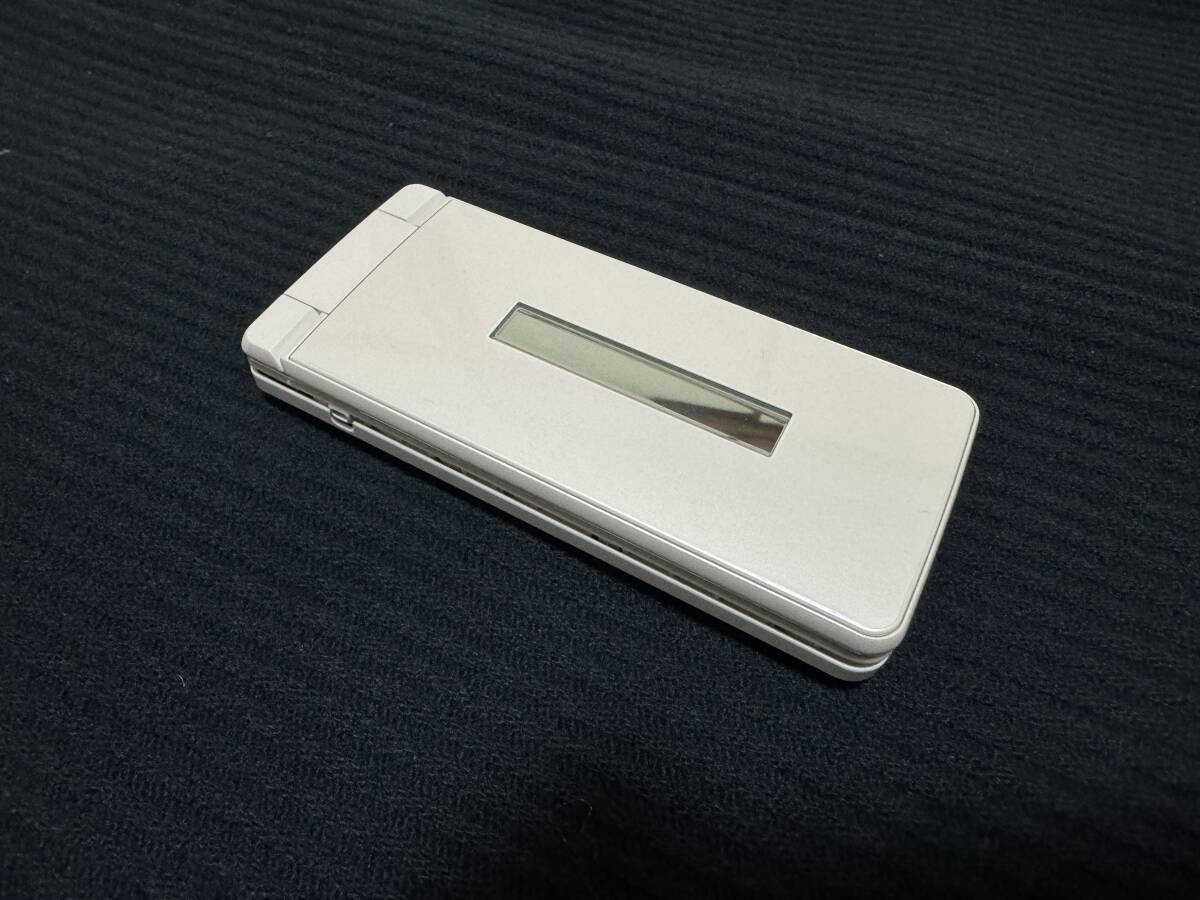AQUOS ケータイ4 A206SH Y mobile ワイモバイル 白 ホワイト(携帯電話