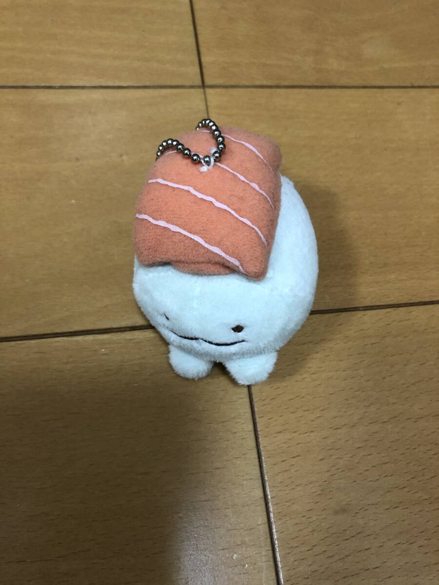 送料込 すみっコぐらし とかげ おすし マスコット キーチェーン サーモン 寿司 すし ぬいぐるみ_2