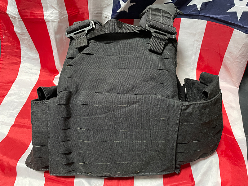 実物 First Spear プレートキャリア strandhogg MBAVカット ブラック S