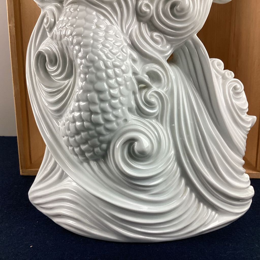 y5412 鍋島焼 大五作 龍 置物 共箱付き 白磁 緻密細工 陶器 陶磁器