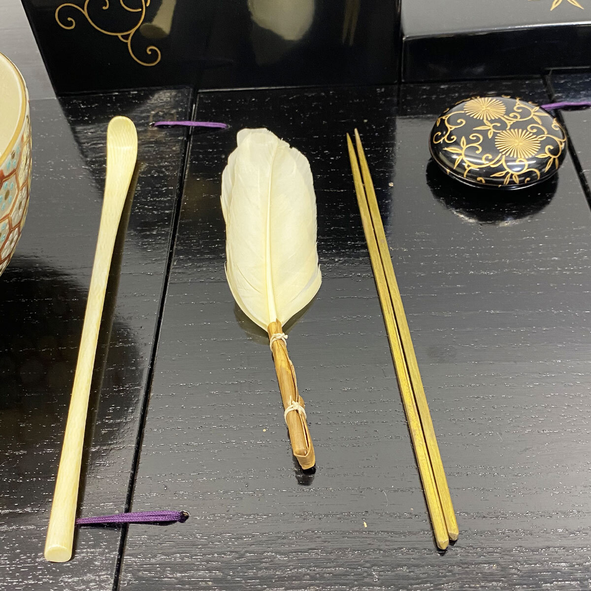 茶道具 茶箱 茶箱セット 蒔絵師 春峯 茶碗 棗 茶筅 茶筅筒 香合 器据