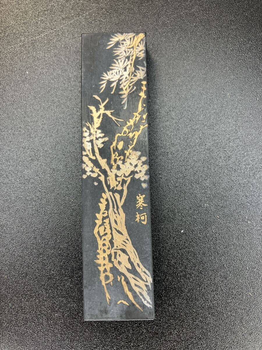古墨 歳寒相守 五石漆煙 庶希珍蔵 徽歙曹素功堯千氏精選 未使用 重さ