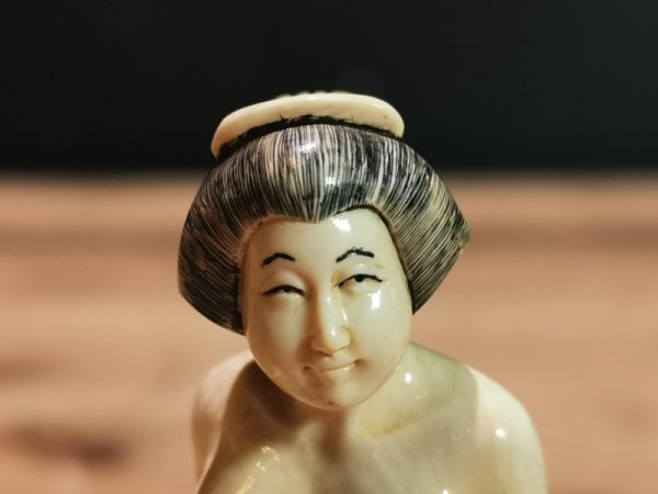陵】h92kf116r 牙彫 人物紋 春画根付 ・東洋彫刻・ 検索) 吸山銘 提げ