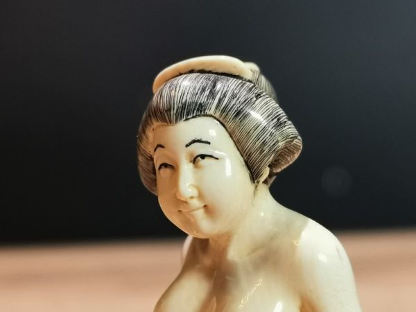 陵】h92kf116r 牙彫 人物紋 春画根付 ・東洋彫刻・ 検索) 吸山銘 提げ