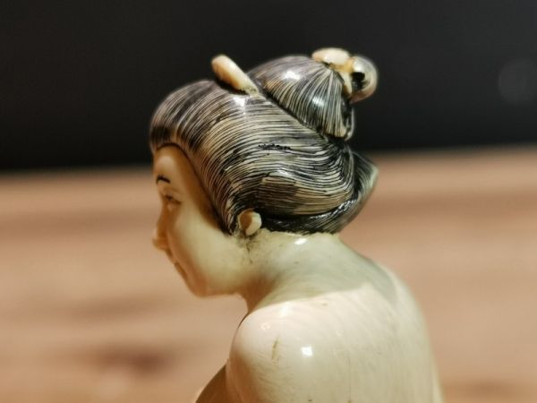 陵】h92kf116r 牙彫 人物紋 春画根付 ・東洋彫刻・ 検索) 吸山銘 提げ