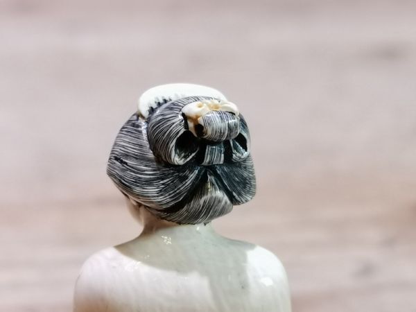 陵】h92kf116r 牙彫 人物紋 春画根付 ・東洋彫刻・ 検索) 吸山銘 提げ