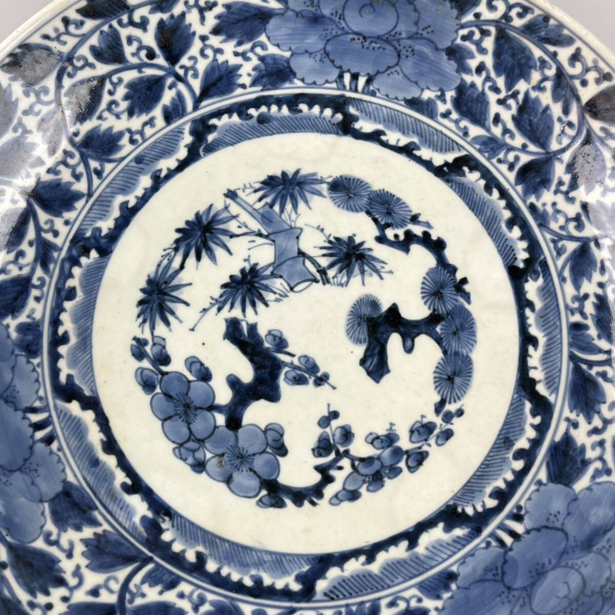 古伊万里 染付 皿 時代 唐草 文様大明成化年製 銘有 骨董 飾皿 大皿 絵