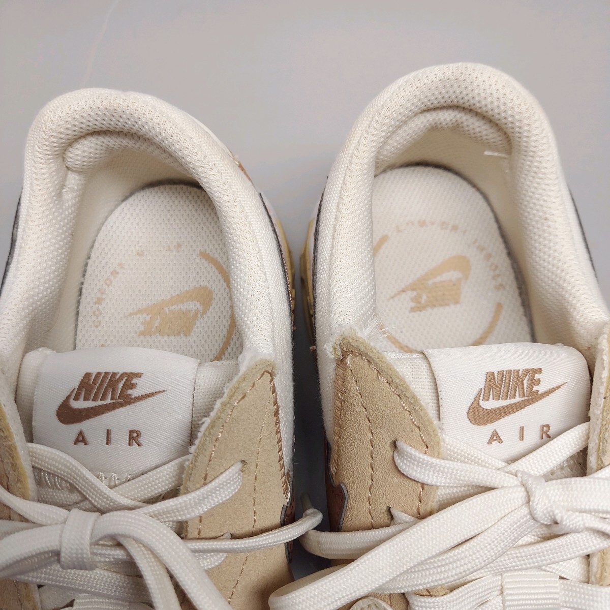 ナイキエアマックス エクシー NIKE AIR MAX EXCEE コルクベージュ 24.5 