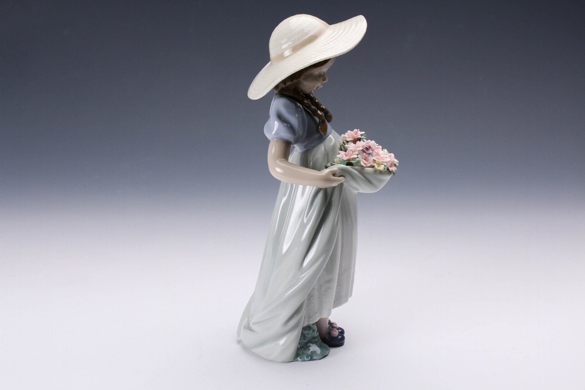 リヤドロ　LLADRO NO.6756 たくさん摘めたよ！ リヤドロ LLADRO NO.6756 たくさん摘めたよ！ 【公式通販】