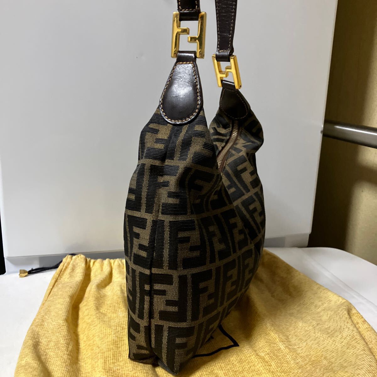 FENDI マンマバケット ハンドバッグ FF レザー ナイロン