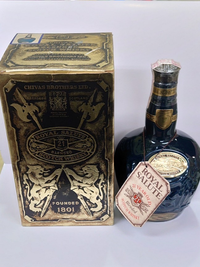  1円 箱有 CHIVAS ROYAL SALUTE シーバス ロイヤルサルート 21年 ブルー 青 陶器ボトル スコッチウイスキー 700ｍｌ 40% 1本(スコッチ)｜売買されたオークション情報、yahooの商品情報をアーカイブ公開 スコッチ