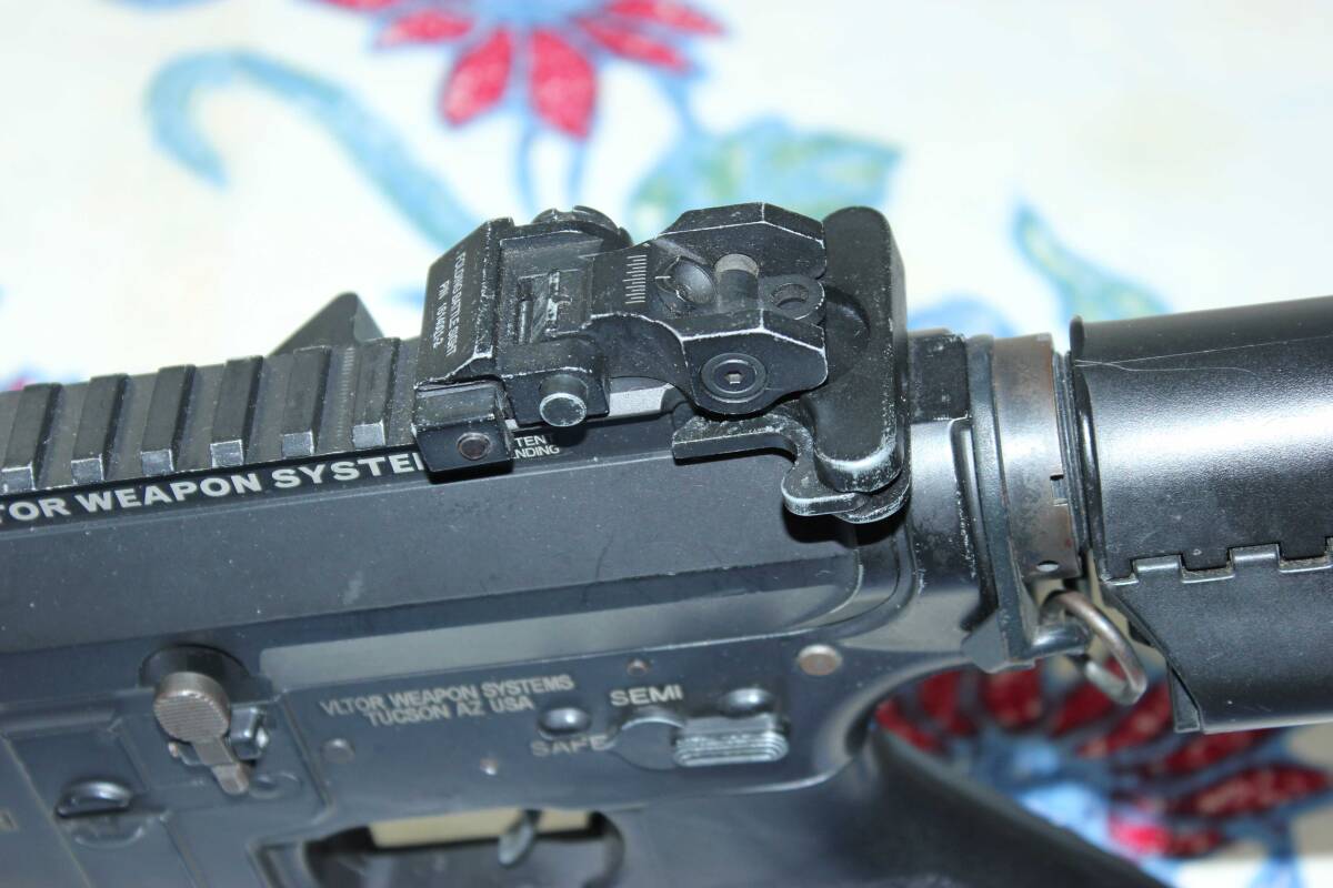 大阪ファーストチューン キングアームス製Vltor(ボルトー)M4-VS1 予備バッドストック マグプルマガジン６本 フォアグリップ ダミーPEQ-Ⅱ_6