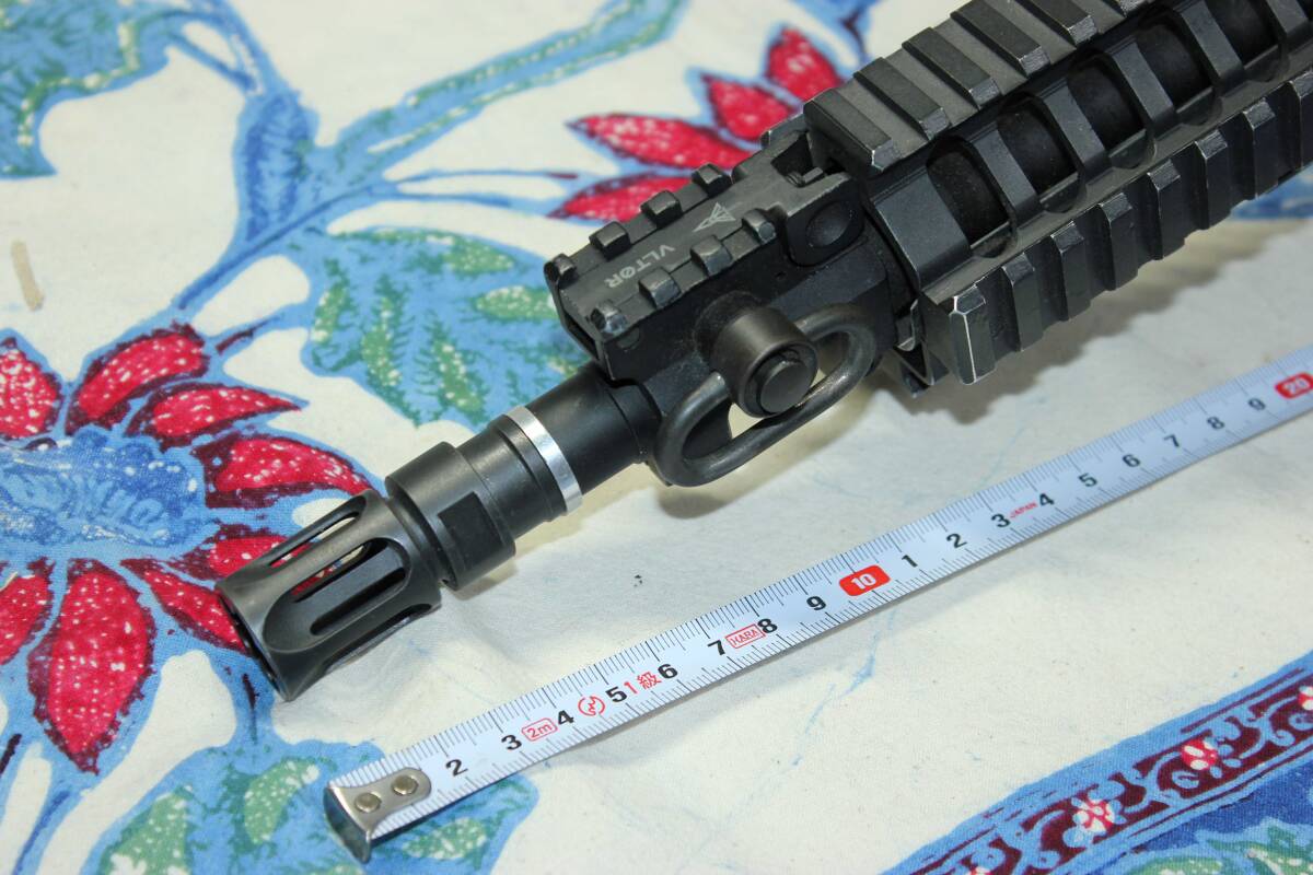 大阪ファーストチューン キングアームス製Vltor(ボルトー)M4-VS1 予備バッドストック マグプルマガジン６本 フォアグリップ ダミーPEQ-Ⅱ_7