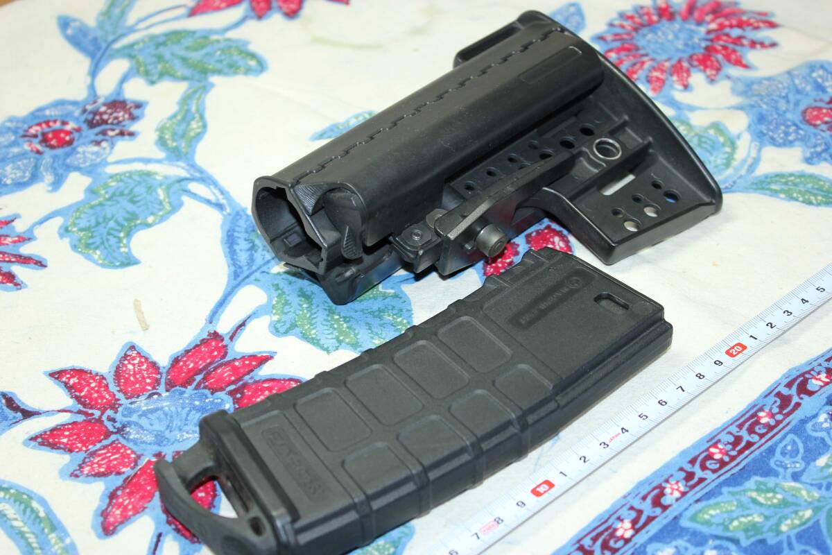 大阪ファーストチューン キングアームス製Vltor(ボルトー)M4-VS1 予備バッドストック マグプルマガジン６本 フォアグリップ ダミーPEQ-Ⅱ_8