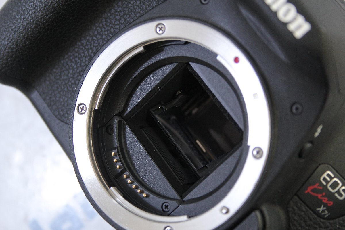 ◇Canon EOS Kiss X7i EF-S18-55 IS STM レンズキット この機会にいかが