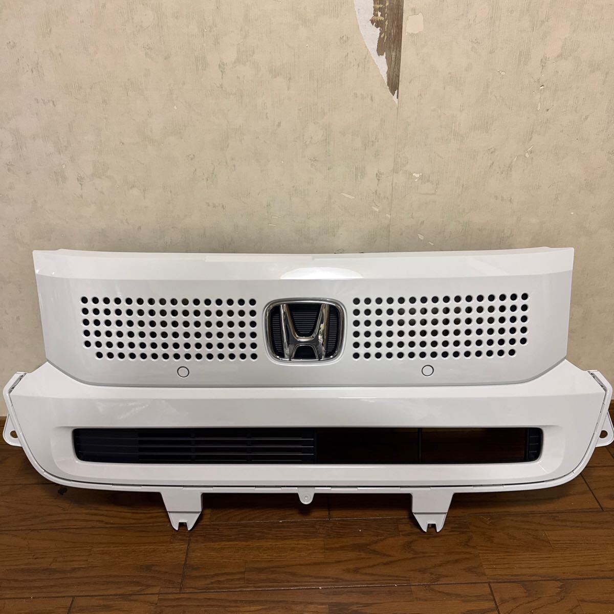 新車外し 5 美品 ホンダ HONDA 新型 N-BOX JF5 JF6 フロント ラジエーター グリル ホワイトパール 白系 71202-32RA-0030 ホンダ N-BOX 価格.com Honda Cars 6年連続で販売
