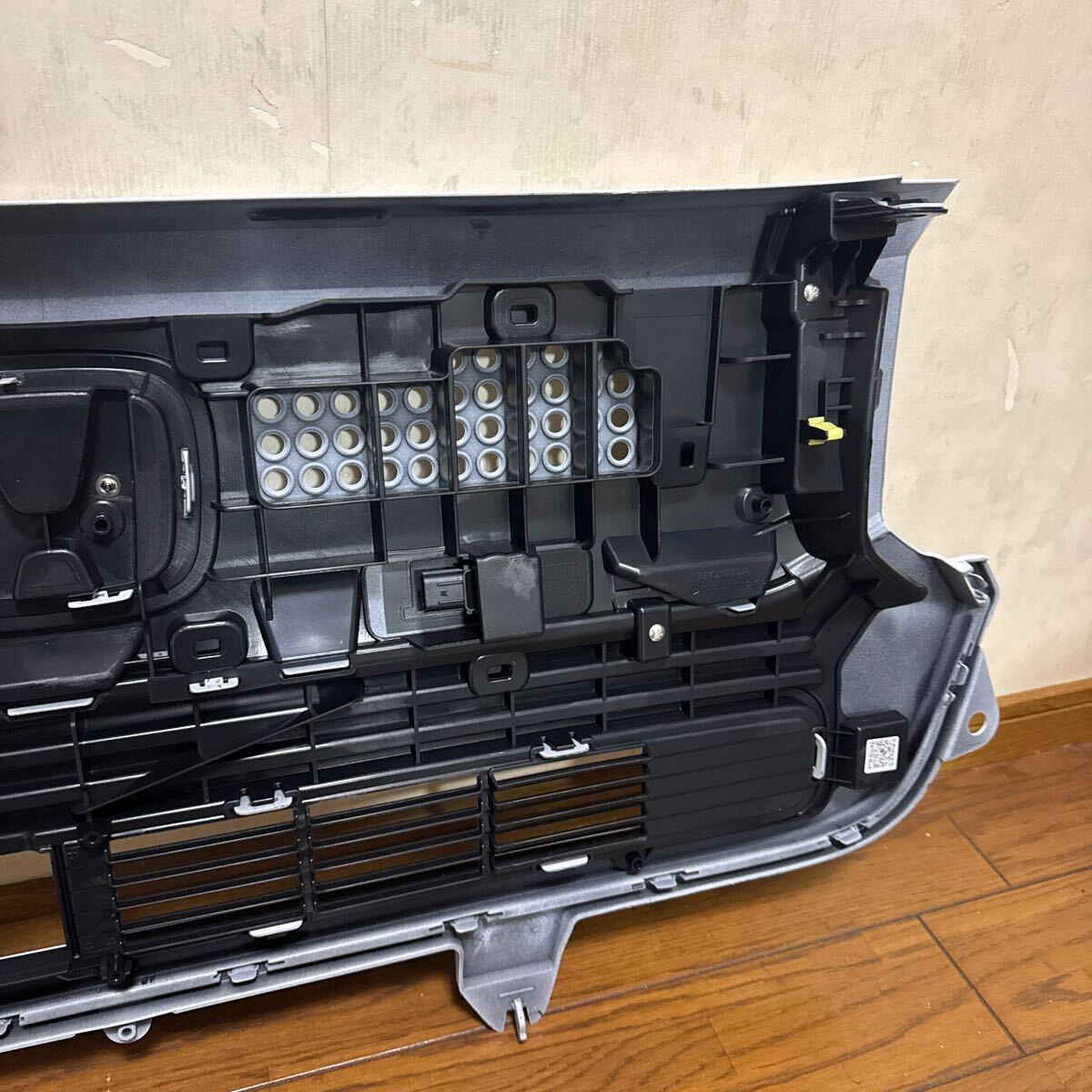 新車外し 5 美品 ホンダ HONDA 新型 N-BOX JF5 JF6 フロント ラジエーター グリル ホワイトパール 白系 71202-32RA-0030 ホンダ N-BOX 価格.com Honda Cars 6年連続で販売