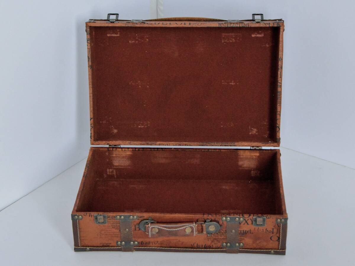 アンティーク調デザインのトランク 2個セット_3