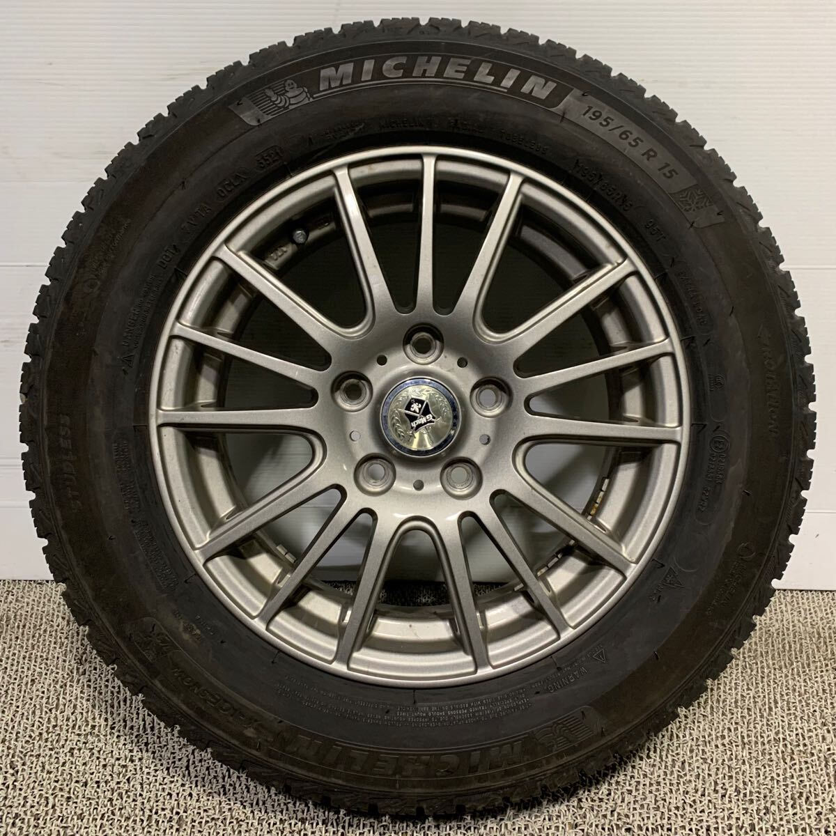 4本セットの通販 中古 中古の通販 AG737-51 送料無料 195/65R15 中古スタッドレス ミシュラン 15×6J ET53 114.3 /5H 4本セット ヴォクシー、ステップワゴン、ノア等に