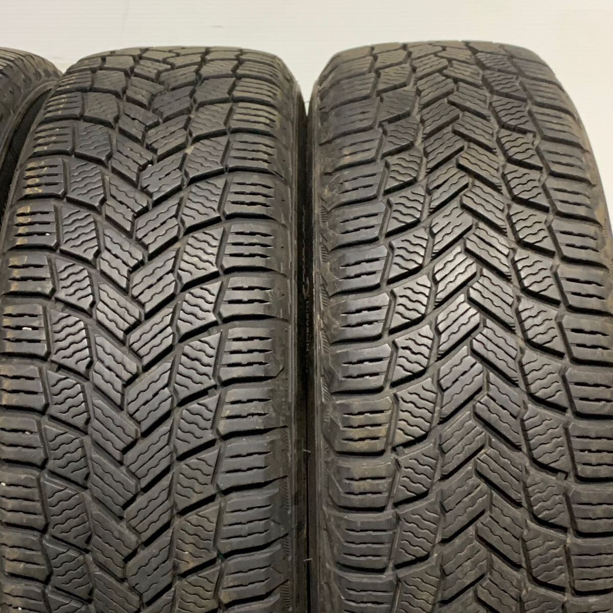4本セットの通販 中古 中古の通販 AG737-51 送料無料 195/65R15 中古スタッドレス ミシュラン 15×6J ET53 114.3 /5H 4本セット ヴォクシー、ステップワゴン、ノア等に