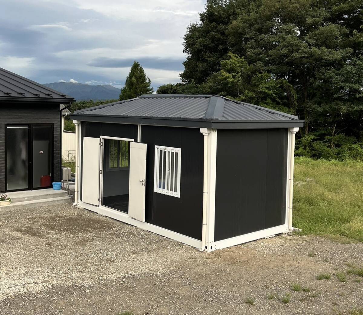 積雪・豪雨対策済】全面断熱材入 寒冷地仕様 ユニットハウス 三角屋根 