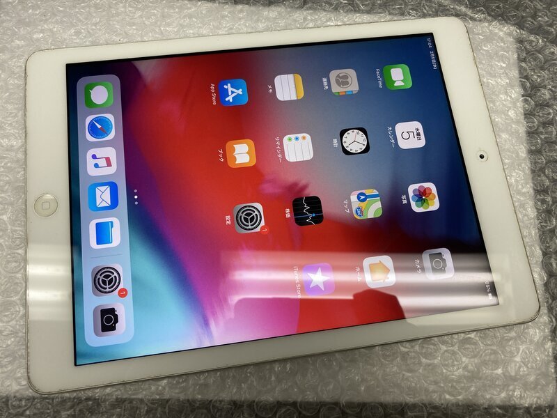 NM757 iPad Air 第1世代 Wi-Fi+Cellular A1475 シルバー 32GB 判定○