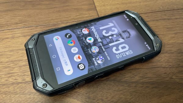 TORQUE G04 KYV46 SIMロック解除済み Android au スマホ 【5606