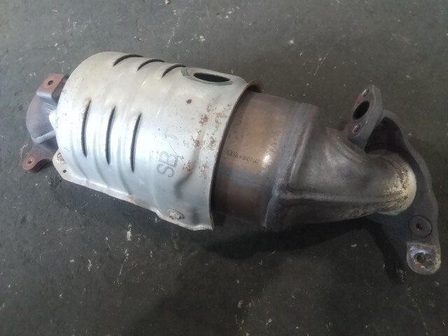 【中古】RK5　ステップワゴン　R20A　触媒　SB　