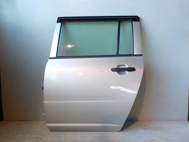 中古 プロボックス DBE-NCP160V 左リアドア 67004-52590 シルバー 1E7 [ZNo:06001591] DBE-NCP160V プロボックス 058 中古中古部品 ドアの通販 Yahoo!ショッピング
