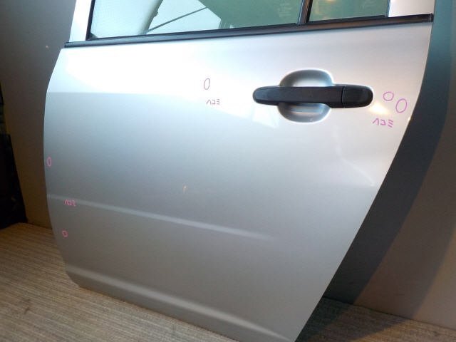 中古 プロボックス DBE-NCP160V 左リアドア 67004-52590 シルバー 1E7 [ZNo:06001591] DBE-NCP160V プロボックス 058 中古中古部品 ドアの通販 Yahoo!ショッピング