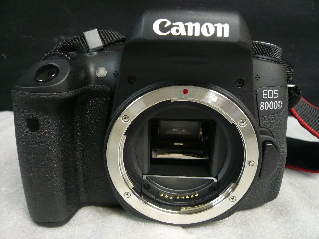 CHB-00072-45 ジャンク品 CANON キヤノン EOS 8000D EF-S 18-135 IS