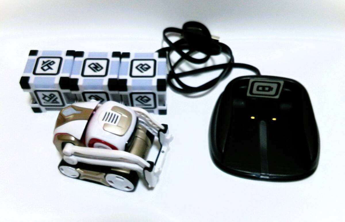 anki COZMO コズモ AI人工知能ロボット タカラトミーロボット玩具 専用ケース付き_5