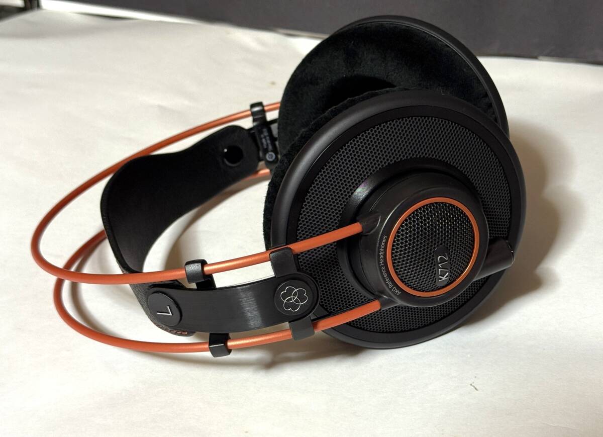 AKG K712 Pro オープンエアー型 モニターヘッドホン　スロバキア製 C200ケーブル付き_3